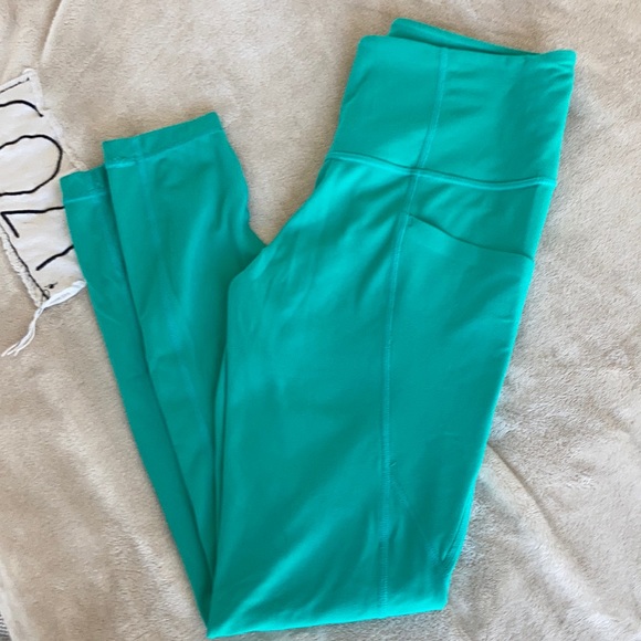 Athleta Pants - HP🧤⭐️Athleta leggings ⭐️